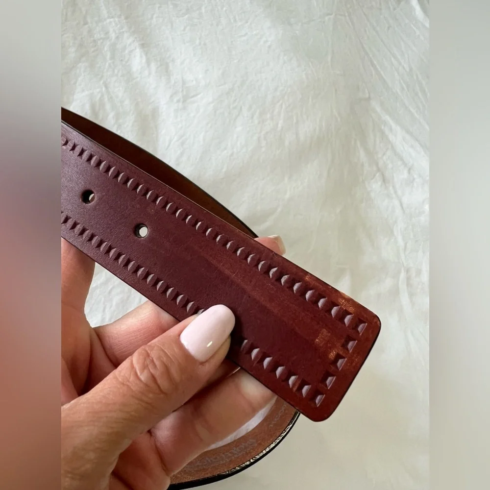 Columbia | Men's Size Small (30-32) | Brown Leather Belt